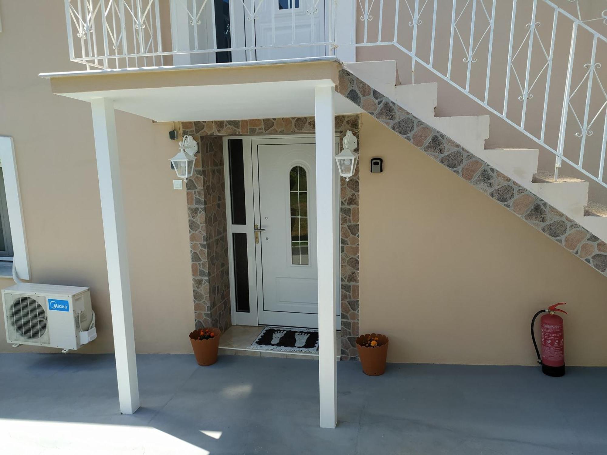 Olive Grove Apartment Калампака Стая снимка